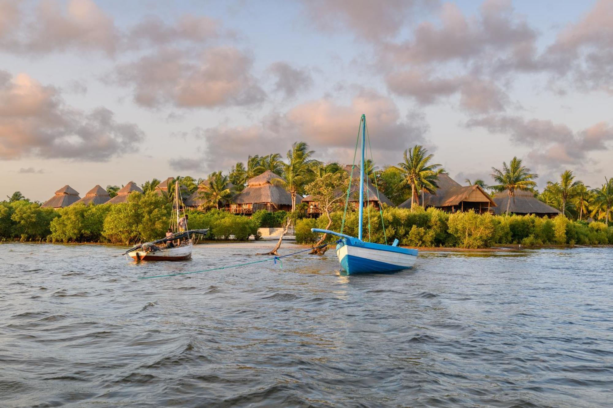 Ocean Pearl Beach Lodge Vilanculos Exterior photo