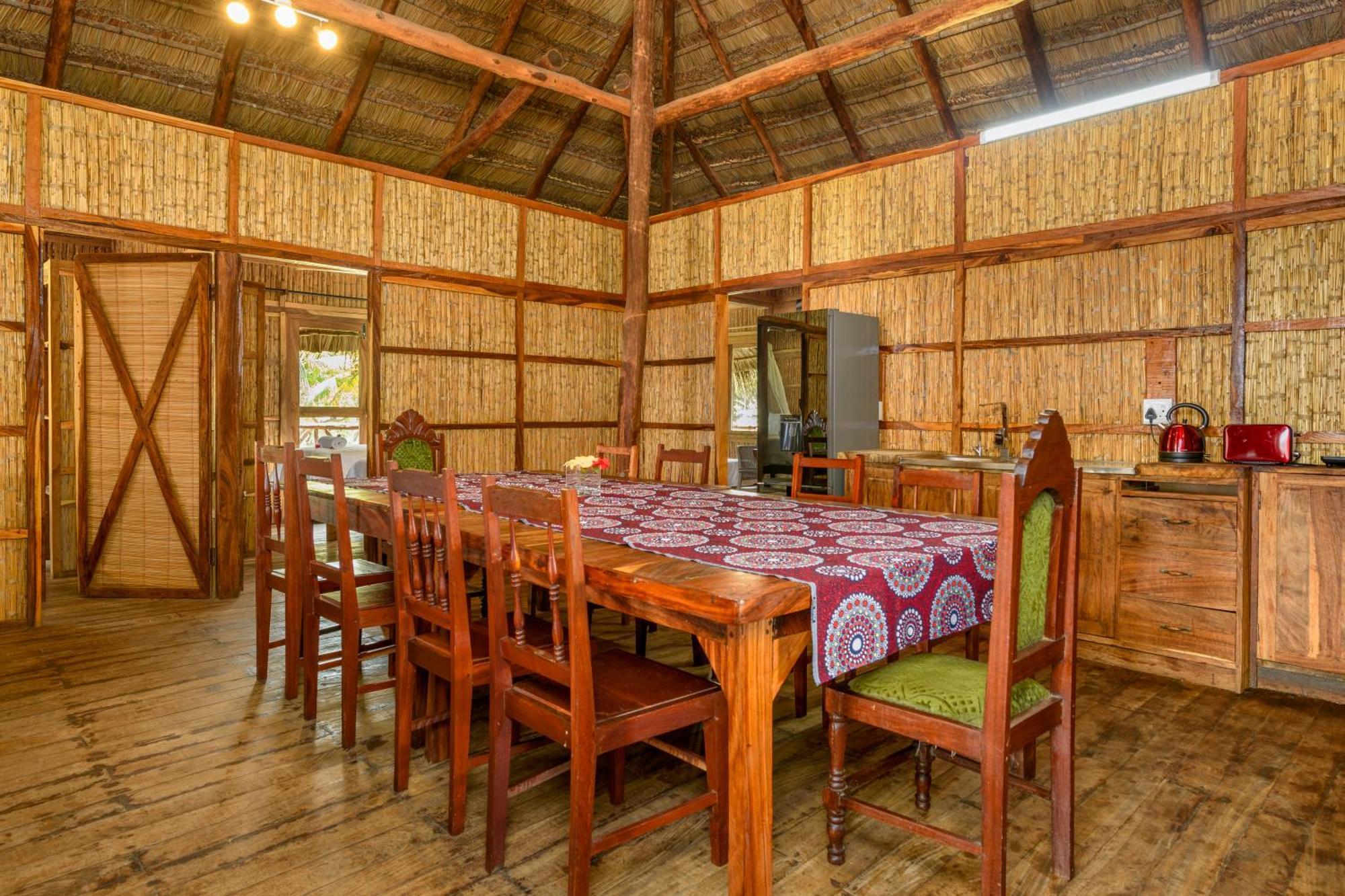 Ocean Pearl Beach Lodge Vilanculos Exterior photo